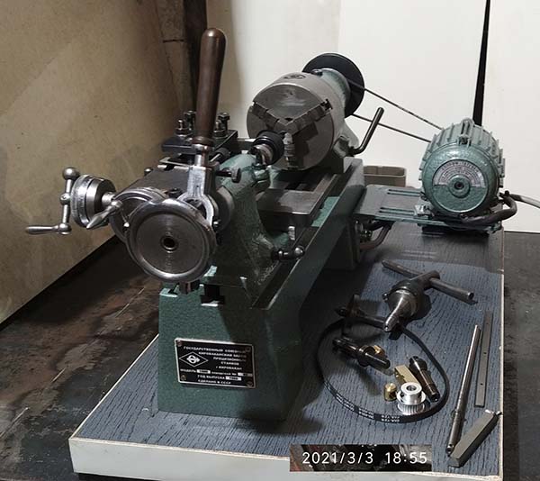 Фото токарного настільного верстата 1600 Фото токарного настільного верстата 1600